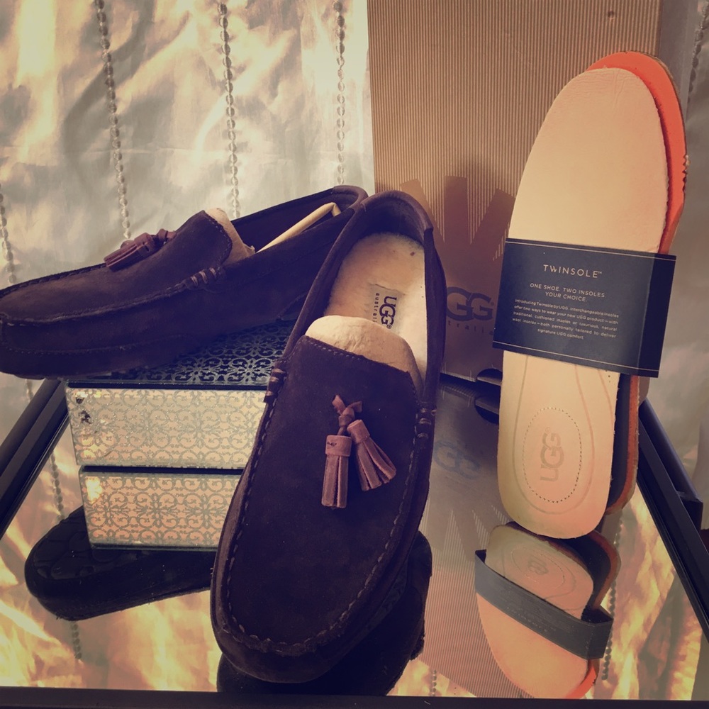 Ugg Men’s Boylan slippers! Brand new in box!